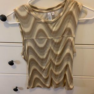& Other Stories Wave Tank